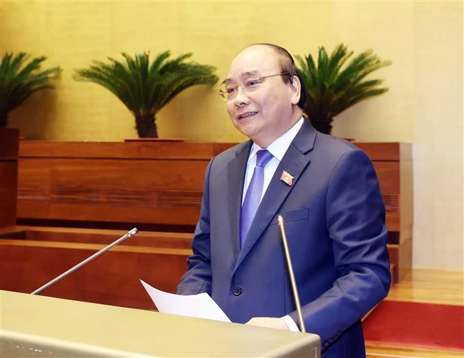 国会第十次会议：政府总理阮春福接受代表询问