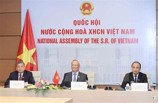 进一步加强越南与哈萨克斯坦议会合作