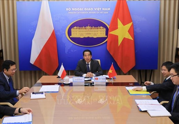 越南与波兰外交部副部长级政治磋商以视频形式举行