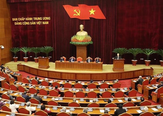 越共中央政治局会见前党和国家领导人
