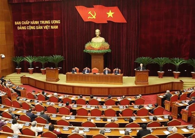 越共中央政治局会见前党和国家领导人