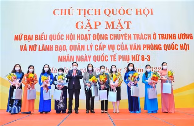 国际妇女节：国会主席王廷惠会见国会女性代表