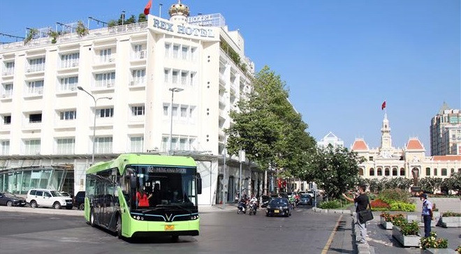 胡志明市首条纯电动公交线路将于3 月9 日开始运营
