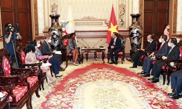 胡志明市领导会见法语国家国际组织秘书长