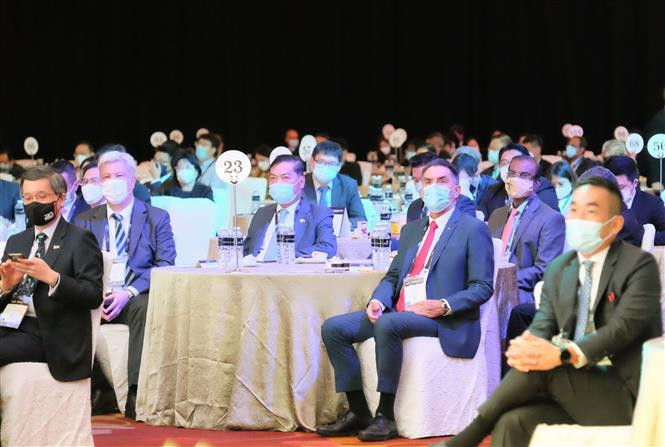 越南代表出席2022年新加坡商务峰会