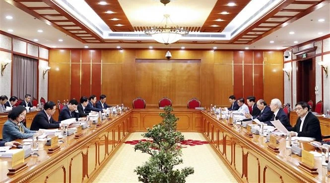 阮富仲总书记主持召开越共中央政治局会议