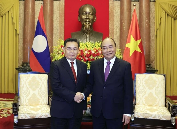 越南国家主席阮春福会见老挝国会主席