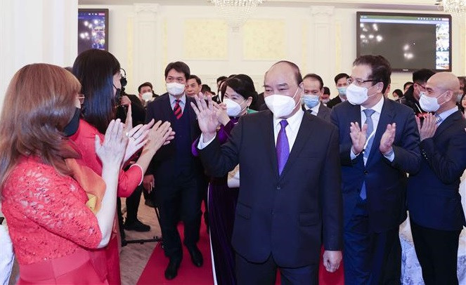 越南国家主席阮春福会见在俄罗斯越南人代表