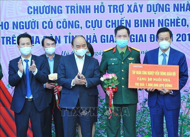 越南国家主席阮春福出席河江省贫困户住房救助工作总结会议