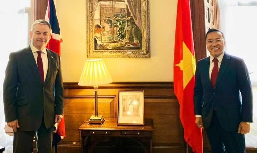  英国外交部亚洲事务国务大臣对越英关系的长足发展感到高兴