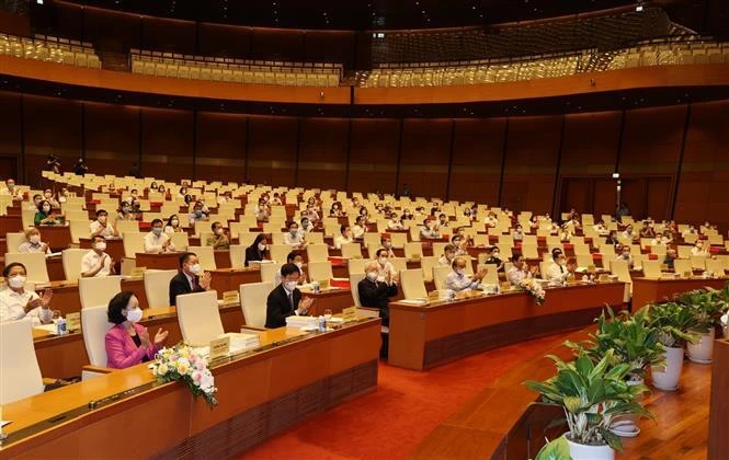 为增强人民对党、国家和政治体系的信任作出贡献
