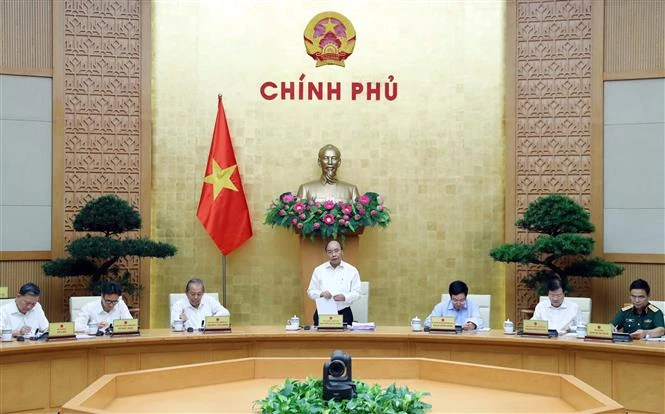 政府总理阮春福主持召开6月份政府关于体制建设工作的例行会议