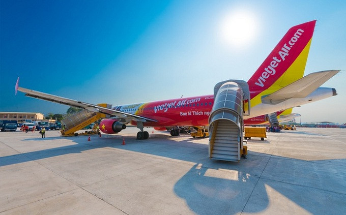 越捷航空增加将越南公民接回国的航班 为重新开放国际航线做准备