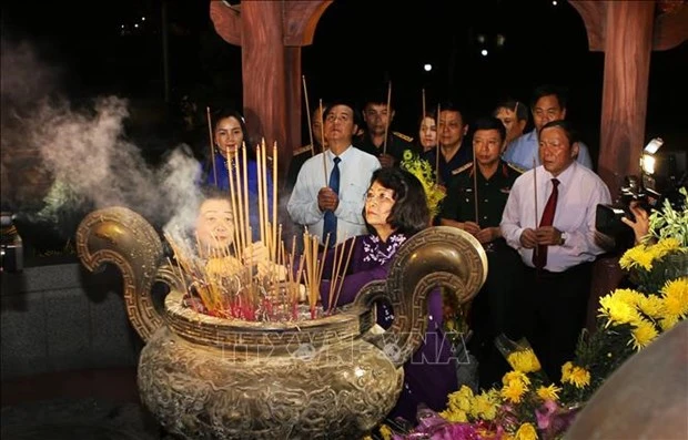 越南各地举办伤残军人与烈士纪念缅怀活动
