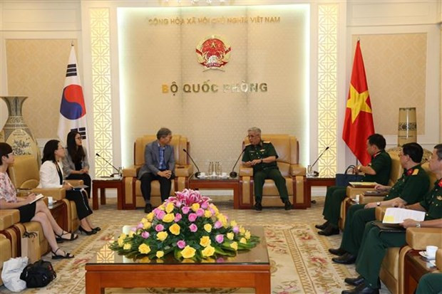 越南国防部副部长阮志咏上将会见韩国国际合作机构驻越南办事处首席代表