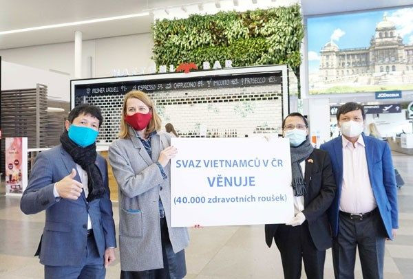 进一步增进越南与捷克友好情谊