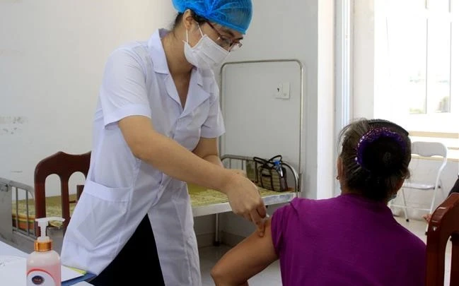 越南新冠疫苗Covivac二期临床试验在太平省启动