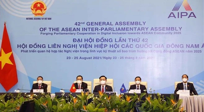 越南国会主席王廷惠出席第42届东盟议会联盟大会开幕式
