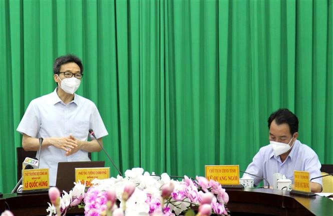 政府副总理武德儋就新冠肺炎疫情防控工作赴永隆省进行工作座谈
