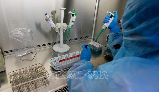 美国驻越南大使馆向越南国防部捐赠Covid-19实验室设备