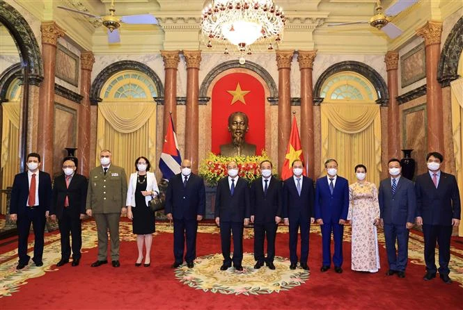  国家主席阮春福接收4国新任驻越大使递交的国书
