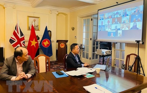 越英双边关系正处于历史最好时期