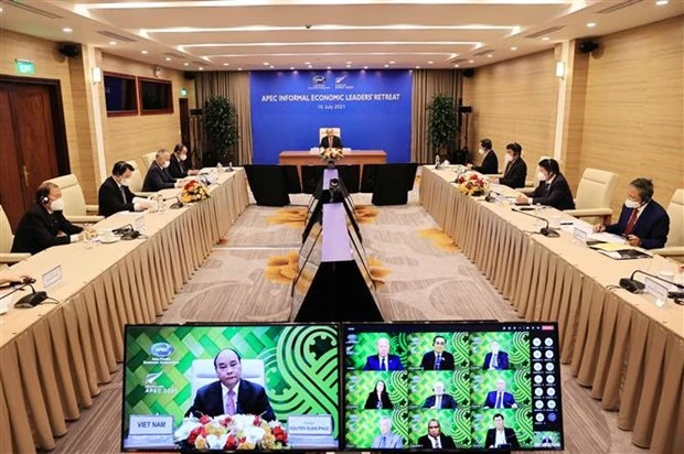越南国家主席阮春福在河内以视频方式出席亚太经合组织领导人非正式会议