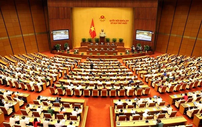 第十五届国会第一次会议：讨论两项重要的国家目标计划