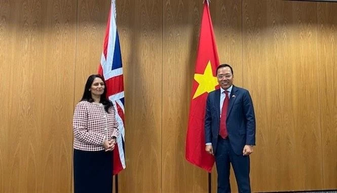 越南与英国进一步加强全面合作关系