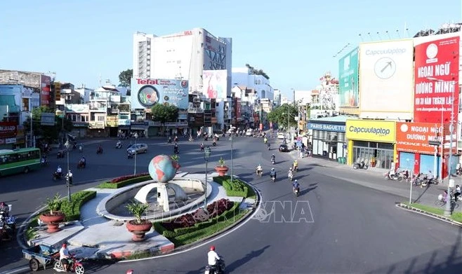 政府总理范明政：胡志明市实施社交距离措施 但需保障居民生活秩序稳定