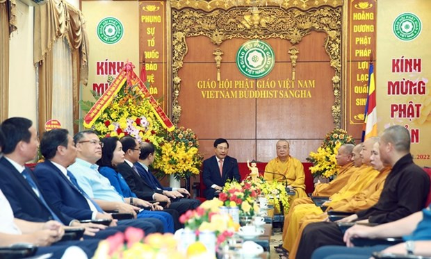 政府副总理范平明佛诞节之际走访慰问越南佛教协会领导