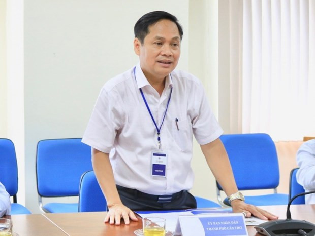 芹苴市人民委员会副主席和前副主席被纪律处分