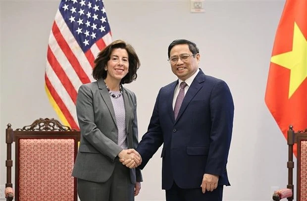 范明政总理会见美国商务部长吉娜·雷蒙多
