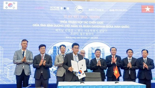 平阳省与韩国首尔市江南区签署战略合作协议