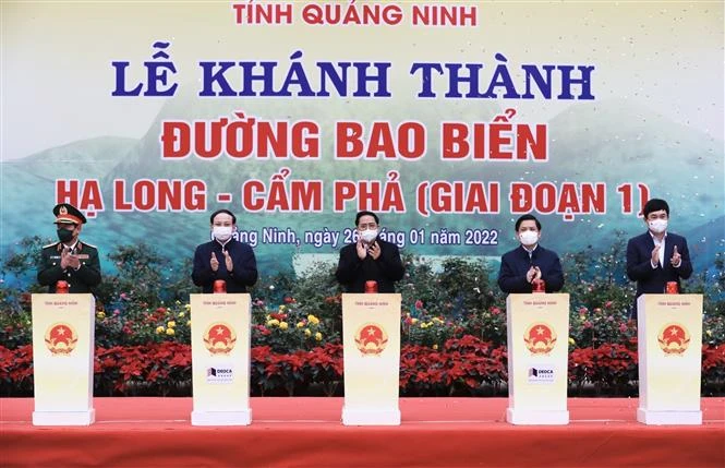 越南政府总理范明政出席广宁省重点交通项目竣工仪式