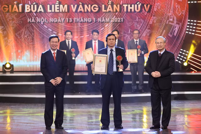 67件最优秀作在2021年金锤镰奖颁奖仪式上获奖