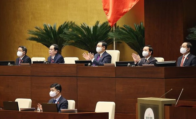 第十五届国会第第一次特别会议：审议并决定部分重要且紧迫的重大问题