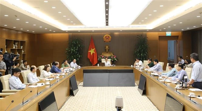 新冠肺炎疫情：严格遵守入境人员管理规定