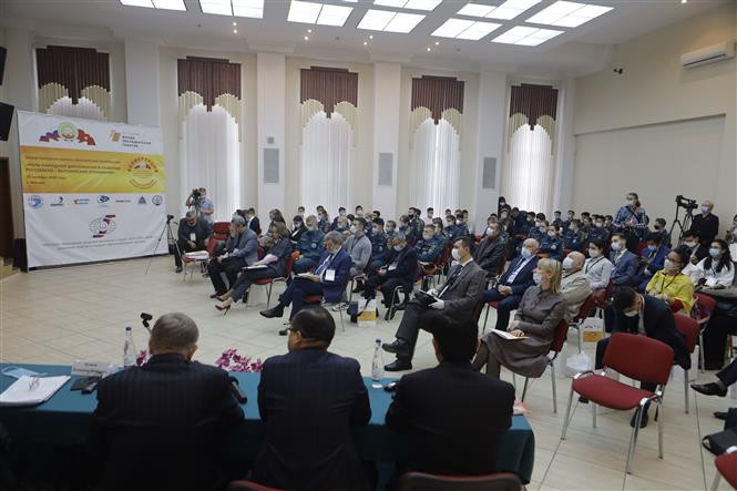 人民外交在促进越俄关系发展中起着重要作用