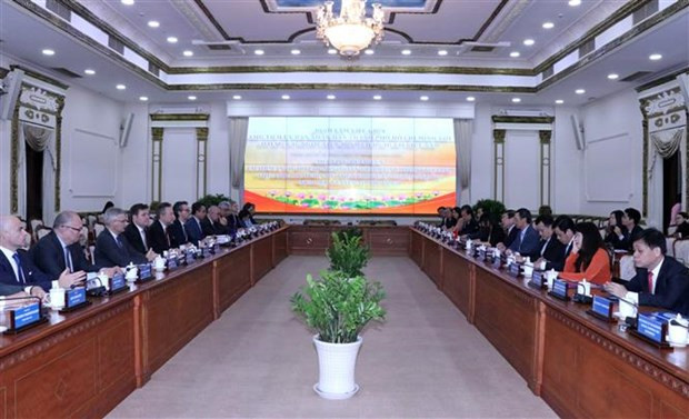 胡志明市与欧盟加强合作关系