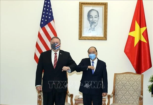 越南政府总理阮春福会见美国国务卿蓬佩奥