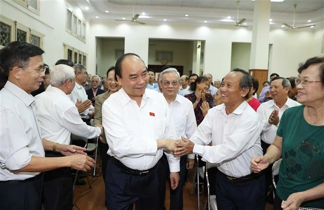 越南政府总理阮春福： 越南首次实现贸易顺差170亿美元