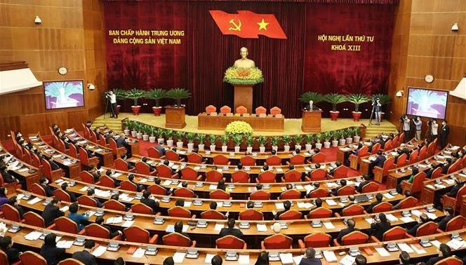 越共十三届四中全会闭幕