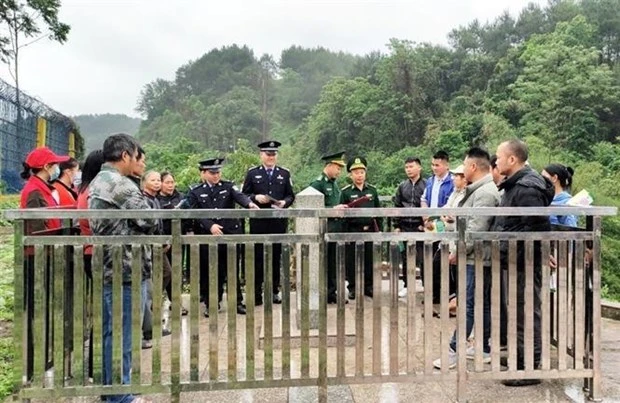 越中两国联合举行法律法规宣传活动