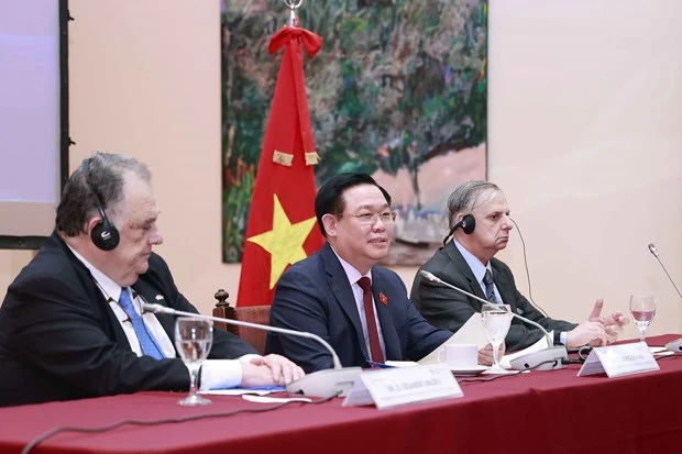 越南国会主席王廷惠出席越南与阿根廷建交50周年庆典并发表重要讲话