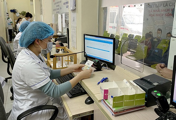 超过 11500 家医疗机构使用芯片公民身份证查询医疗保险卡