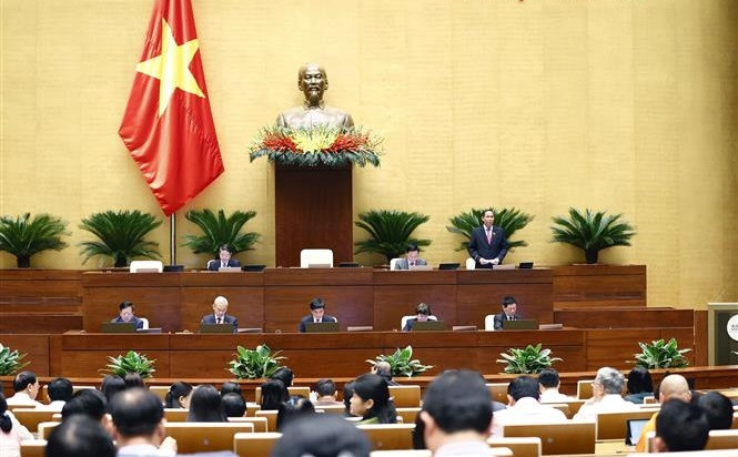 十五届国会四次会议：讨论厉行节约、反对浪费工作