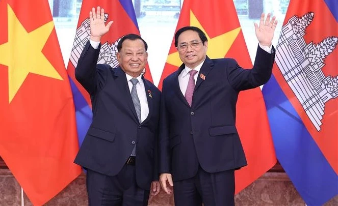越南政府总理范明政会见柬埔寨参议院主席