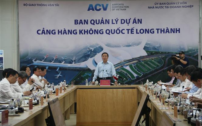 陈红河副总理视察槟沥-隆城高速公路和隆城机场项目施工进度