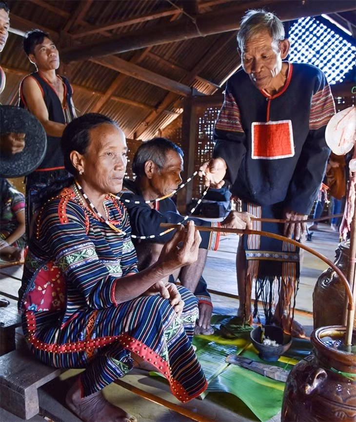 莫侬族人具有意义的习俗——祝寿仪式